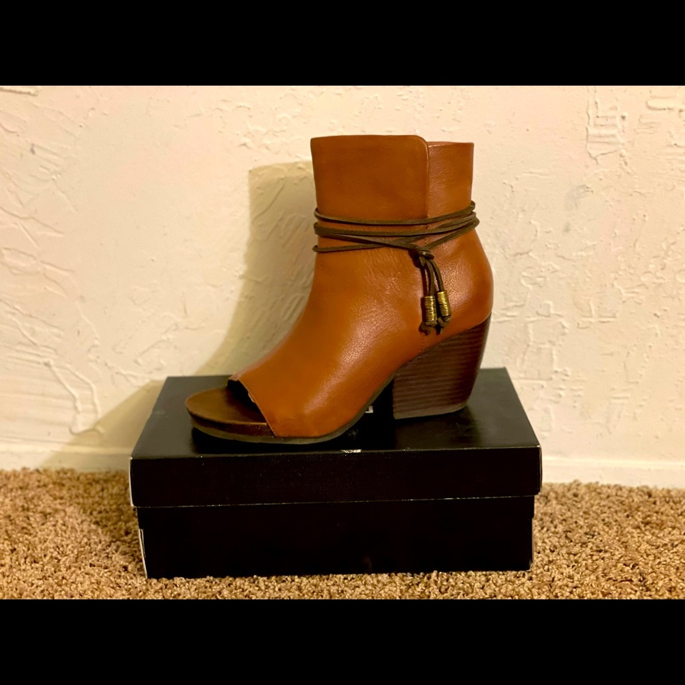 Vagabond Oak Boots